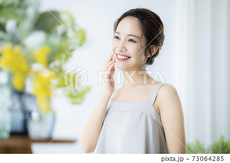 女性 ビューティー スキンケア 女性 ビューティー スキンケア 73064285