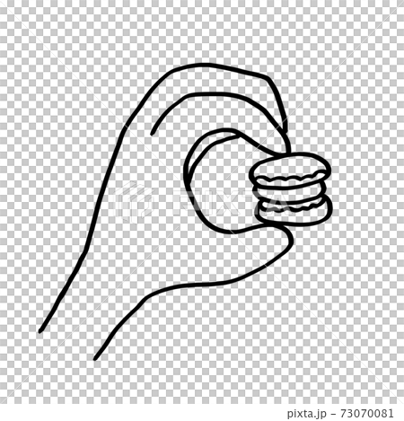 ピンクのマカロンを持つ手 白黒のイラスト素材