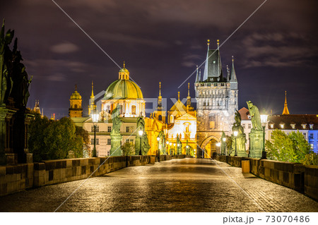 Night on Charles Bridge in Prague 73070486