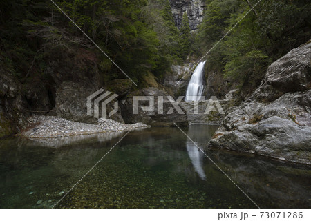 不動七重の滝　最下段部分（奈良県吉野郡下北山村） 73071286