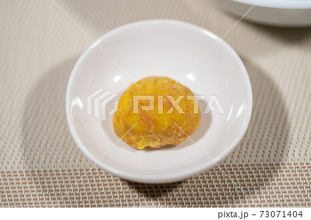 秋の味覚茹で栗剥き身 秋の味覚茹で栗剥き身 73071404