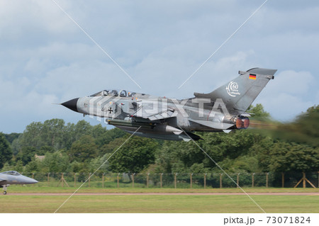 ドイツ空軍トーネードIDS離陸 73071824