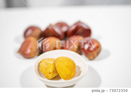 秋の味覚茹で栗 秋の味覚茹で栗 73072350