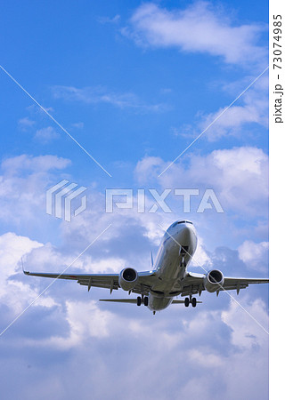 飛行機(下から) 飛行機(下から) 73074985