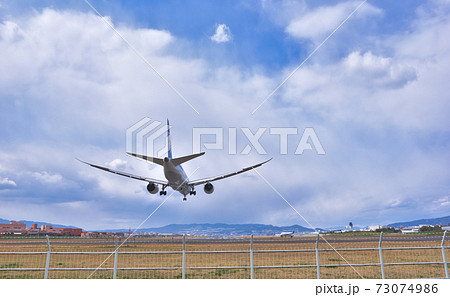 飛行機(着陸)@伊丹空港 飛行機(着陸)@伊丹空港 73074986