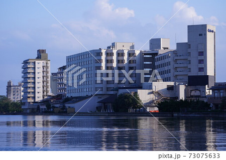 七尾湾の内海に面した和倉温泉街 七尾湾の内海に面した和倉温泉街 73075633