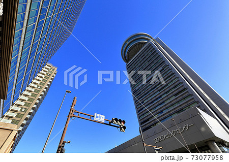 東京　都市風景　文京区　春日後楽園付近 73077958