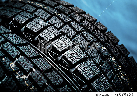 スタッドレスタイヤのトレッドパターン （新品） 73080854