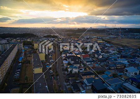 高蔵寺ニュータウンから見る春日井市・名古屋市の眺めと美しい夕日 愛知県春日井市(ドローンによる空撮) 高蔵寺ニュータウンから見る春日井市・名古屋市の眺めと美しい夕日 愛知県春日井市(ドローンによる空撮) 73082635