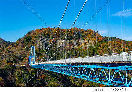 紅葉の竜神大吊橋の写真素材