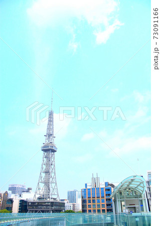 名古屋市、水の宇宙船とテレビ塔の風景 名古屋市、水の宇宙船とテレビ塔の風景 73091166