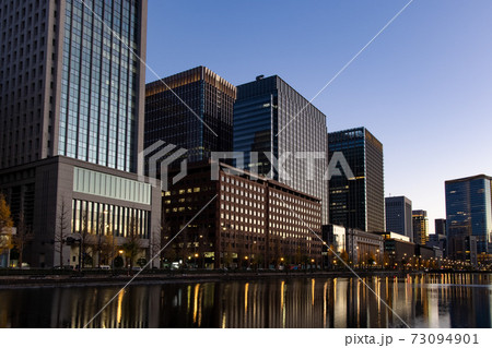 [東京]_夕暮れの日比谷通り05 73094901