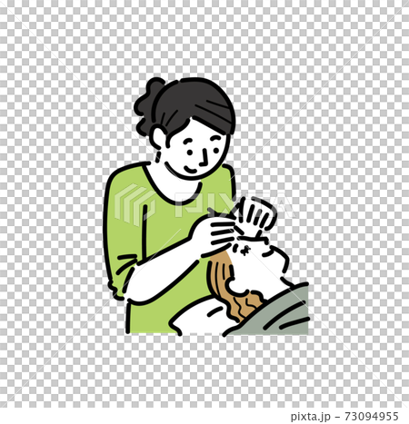 アイリストとして働く20代の女性 73094955