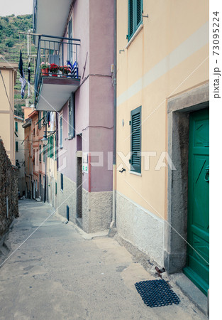 Quiet street in Manarola Quiet street in Manarola 73095224