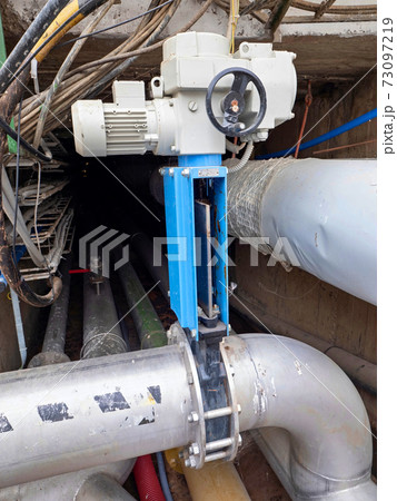 Knife gate valve controlled by servo drive enginein stainless steel sludge pip 73097219