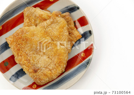 鶏皮のパリパリ焼き 73100564