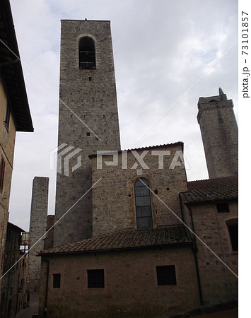 サン・ジミニャーノの街角 73101857