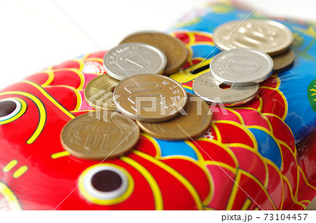 金魚型貯金箱 73104457