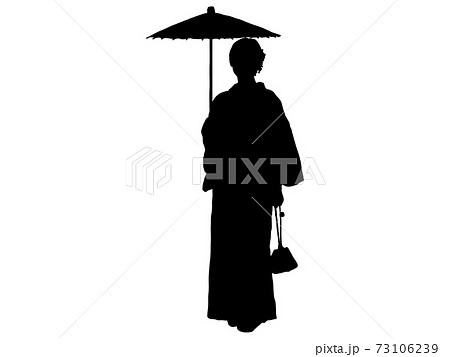 和傘をさして立つ和服女性シルエットのイラスト素材