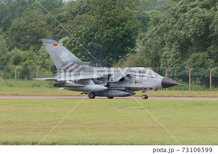 トーネードIDSドイツ空軍60周年塗装機のタキシング 73106599