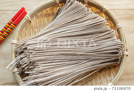 蕎麦の麺　半生の生そば 73106970