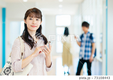 キャンパスの大学生 撮影協力:中央工学校附属日本語学校 キャンパスの大学生 撮影協力:中央工学校附属日本語学校 73108443