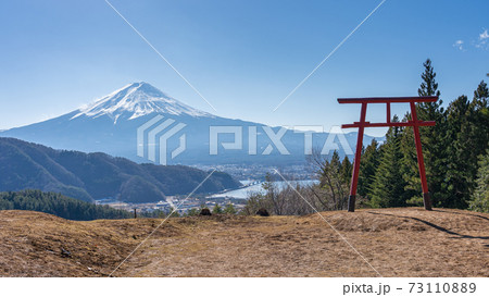 Mount Fuji with Torii gate in Kawaguchiko, Japan Mount Fuji with Torii gate in Kawaguchiko, Japan 73110889