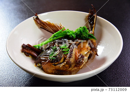 鯛のアラ煮 菜の花添え 斜めから撮影 鯛のアラ煮 菜の花添え 斜めから撮影 73112009
