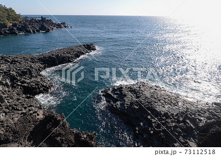 海 岩 石 73112518