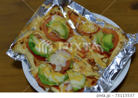 手作り厚揚げピザの写真素材