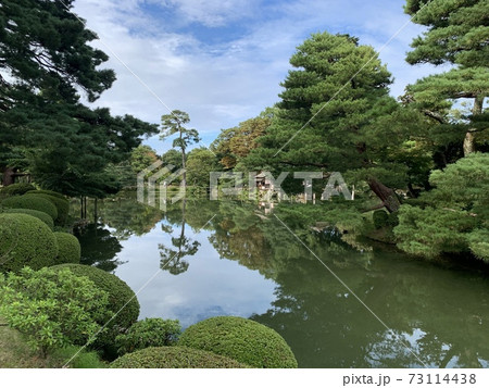 金沢の兼六園内の様子 金沢の兼六園内の様子 73114438
