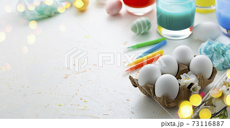 Painting easter eggs banner. Craft activity, decorating eggs. Copy space Painting easter eggs banner. Craft activity, decorating eggs. Copy space 73116887