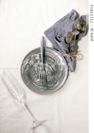 Empty ceramic plate 73123813