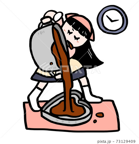 バレンタインデー 本命チョコ手作り 鍋の大量のチョコレートをハートの型に注ぐ女の子 夜更かし バレンタインデー 本命チョコ手作り 鍋の大量のチョコレートをハートの型に注ぐ女の子 夜更かし 73129409