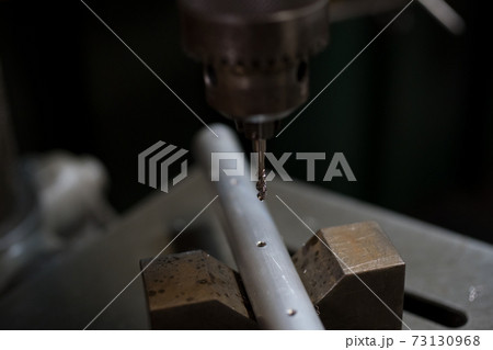 タッピングボール盤でネジ加工 73130968