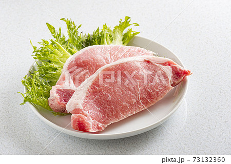 冷凍して保存した美味しいブタ肉 73132360