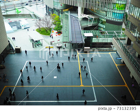 大阪駅（ルクア大阪/LUCUA 1100/グランフロント大阪）の連結通路 73132395