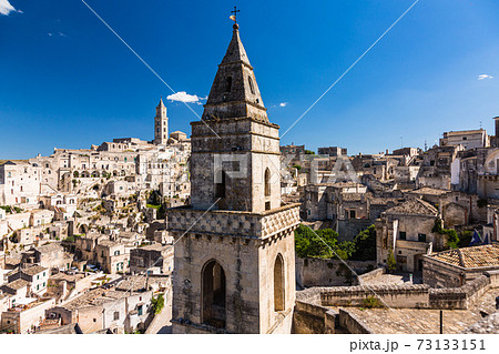 イタリア　マテーラの洞窟住居とマテーラ大聖堂と聖ペテロ教会 73133151