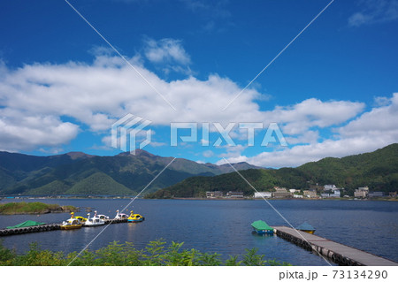 河口湖観光名所の駐車場から 河口湖観光名所の駐車場から 73134290