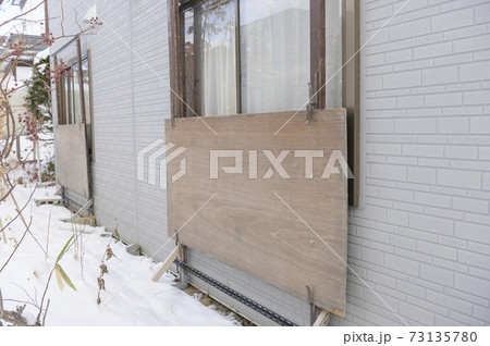 北海道の雪囲い 73135780