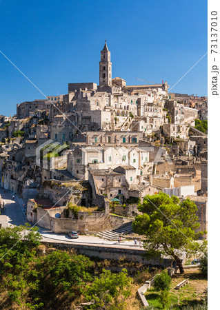 イタリア マテーラの洞窟住居とマテーラ大聖堂 イタリア マテーラの洞窟住居とマテーラ大聖堂 73137010