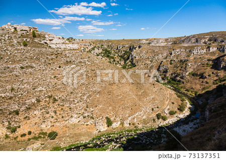 イタリア　マテーラのムルジャ・マテラナ公園 73137351