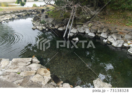 北海道の屈斜路湖の露天風呂 73138328
