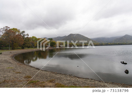 北海道の屈斜路湖 73138796