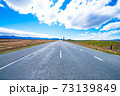 どこまでも続く道と空 73139849