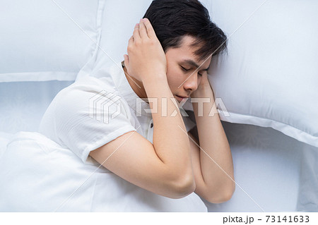 Man, insomnia 73141633