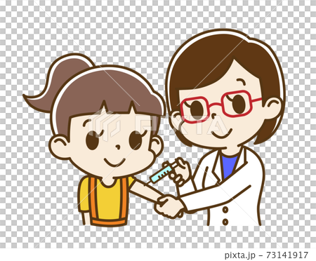 女性医師から予防接種を受ける女の子 73141917