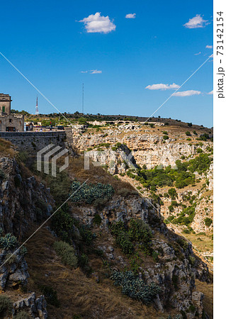 イタリア　マテーラのムルジャ・マテラナ公園と渓谷 73142154