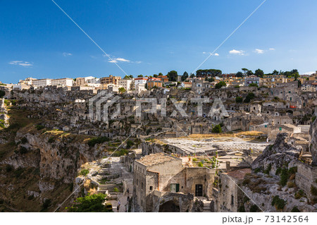 イタリア　マテーラの町並み 73142564