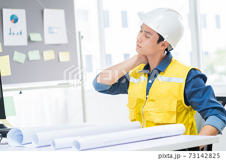 Man architect Man architect 73142825